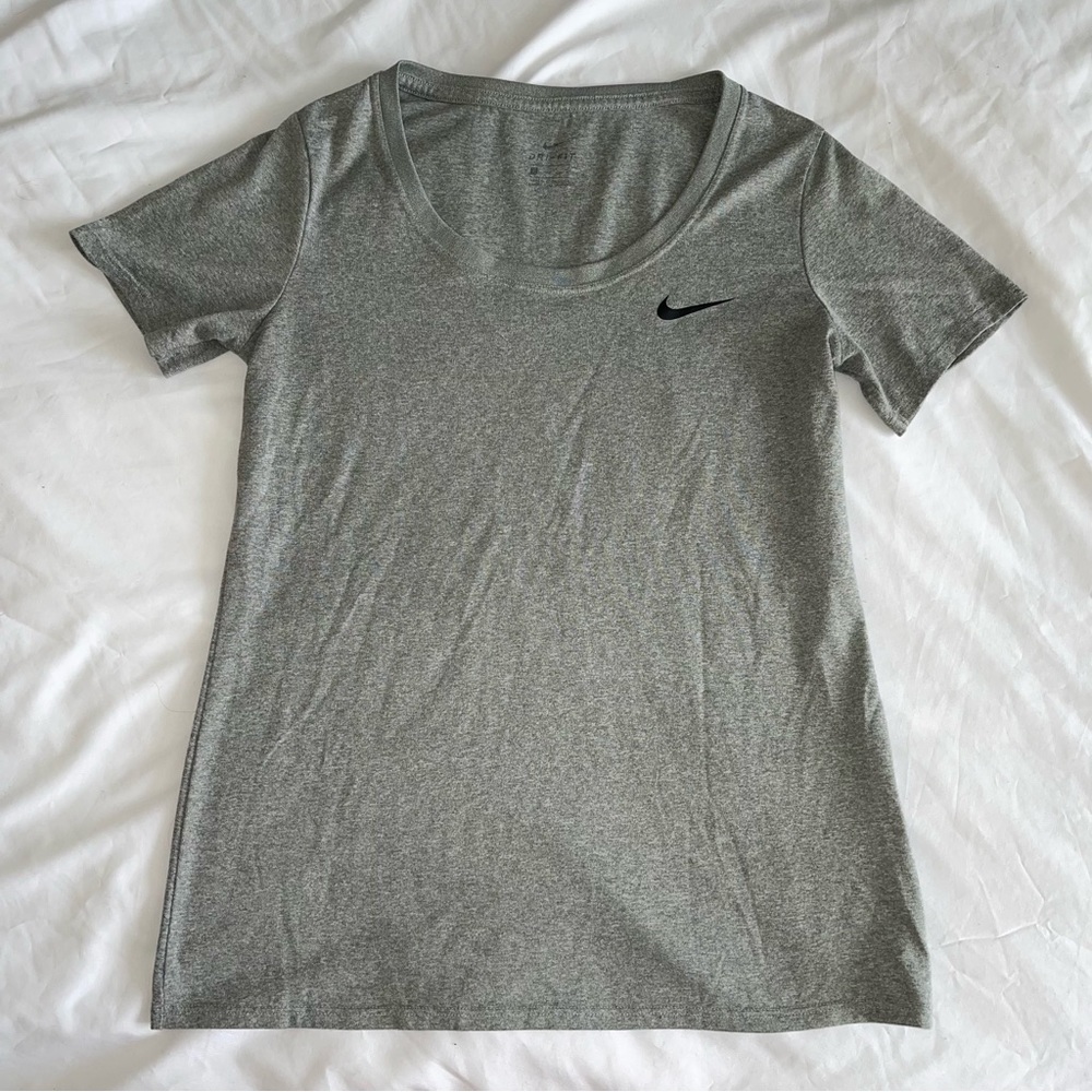 Nike women’s t shirt